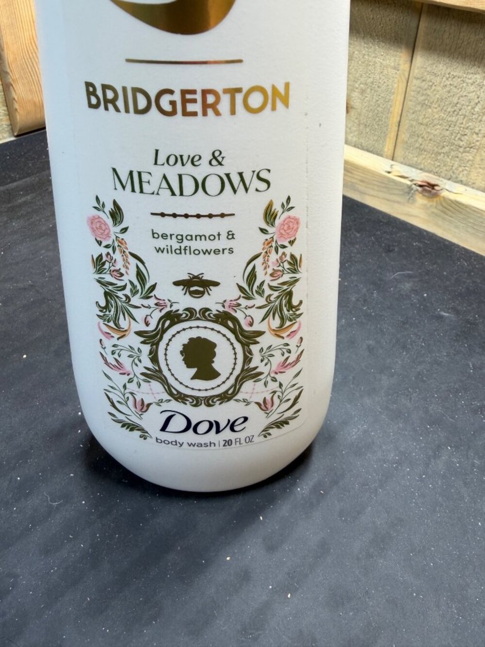 Dove Bridgerton Love & Meadows Body Wash Bergamot & Wildflowers 20 Fl Oz  - Limi - Picture 2 of 4